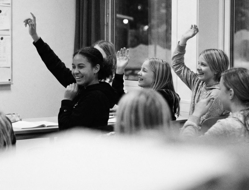 Glad stämning i klassrummet